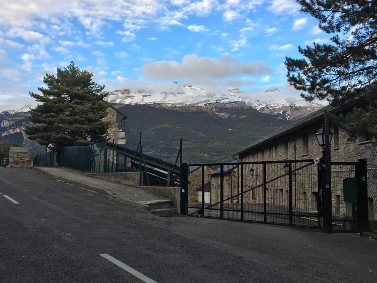 Duplex Altos De Santiago Jardin Apartman Villanúa Kültér fotó